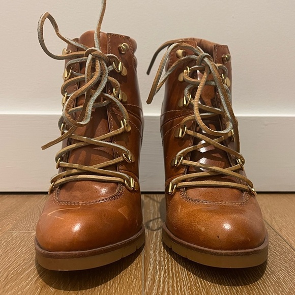 Gently worn Michael Kors lace up heeled boots size 9M upper leather - Picture 10 of 16